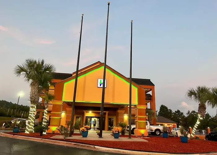 Home Town Inn & Suites