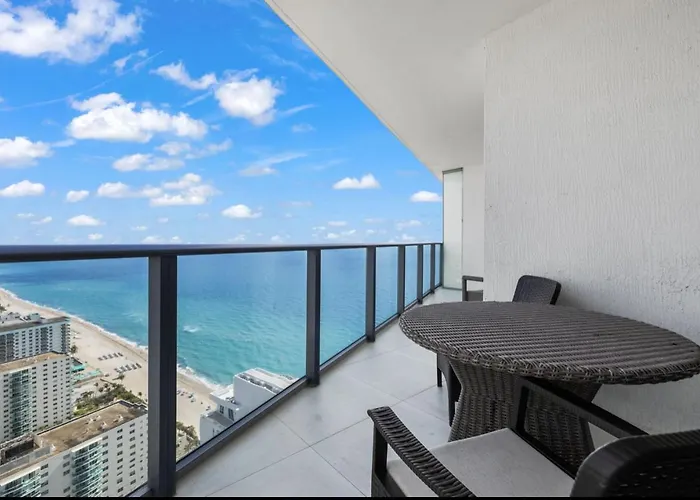 Lyfe Oceanview Resort Luxury 2 Bedroom Unit