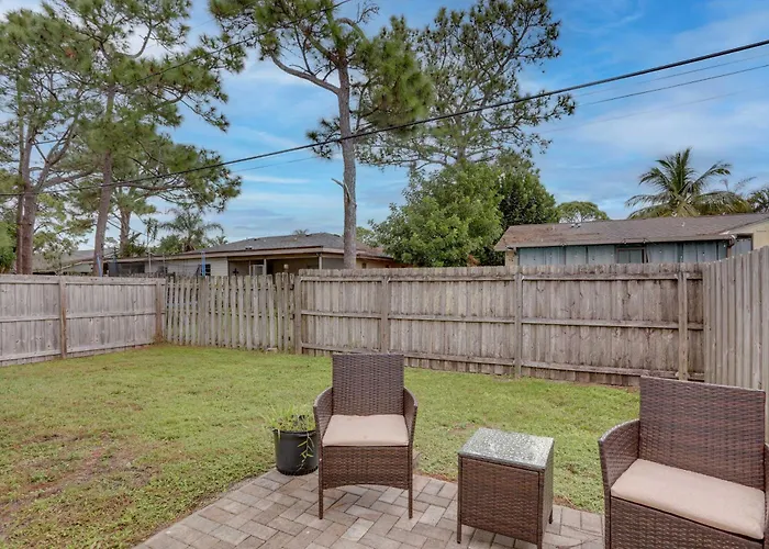 Jupiter Townhome With Patio And Yard About 6 Mi To Beach!