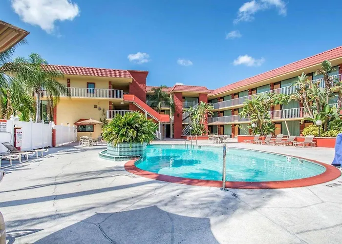 Quality Inn & Suites At Tropicana Field
