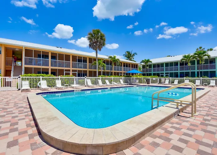 Sunlit Longboat Key Escape With Private Resort Beach