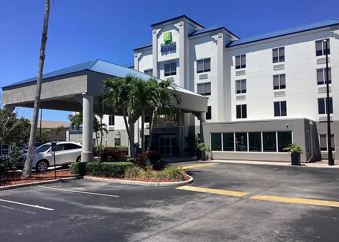 Holiday Inn Express Hotel & Suites Cocoa Beach By Ihg