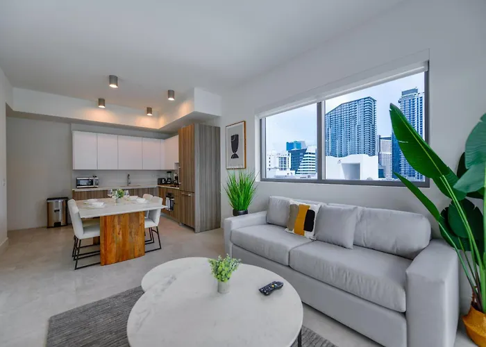 Condo With Amazing Views In The Heart Of Brickell