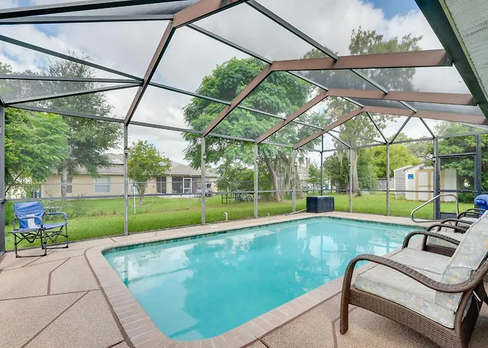 Spring Hill Retreat With Heated Pool And 4-In-1 Grill