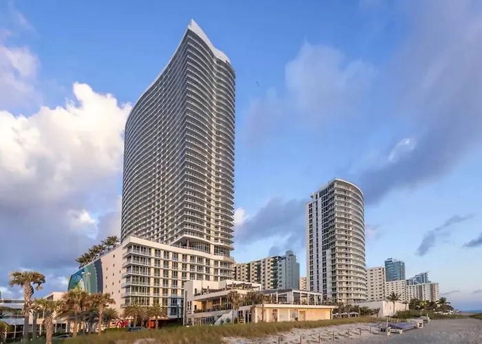 Lyfe Residence Building - Private Apts Over The Beach