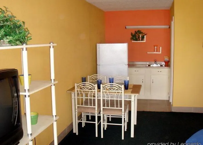 Tropical Inn Palm Bay