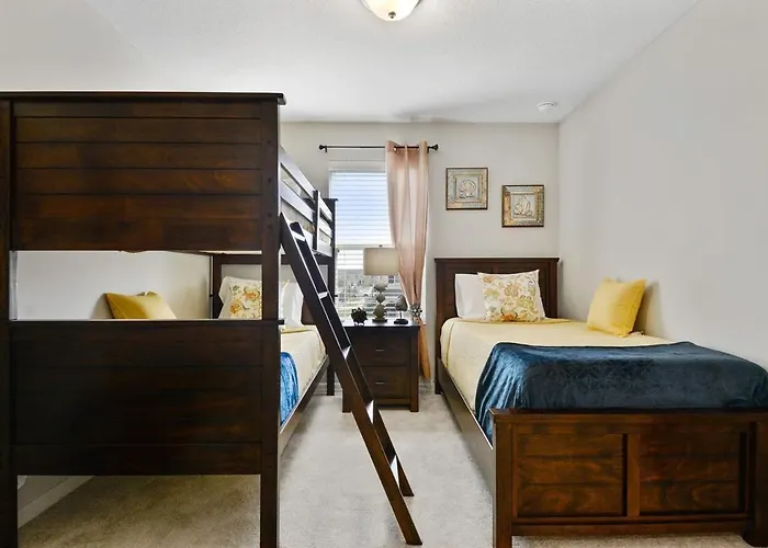Four Bedrooms Townhome 5161