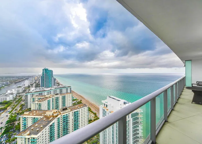 Stunning Condo 2/2 At Hyde Beachresort Beach Front