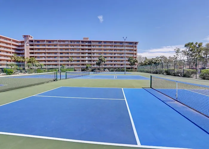 Bayshore Yacht & Tennis 216