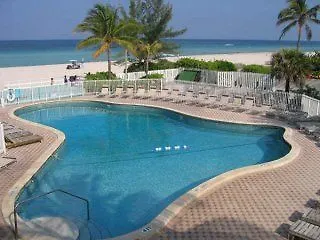 Golden Nugget Beach Club