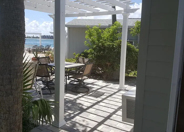 Island\'S End Resort