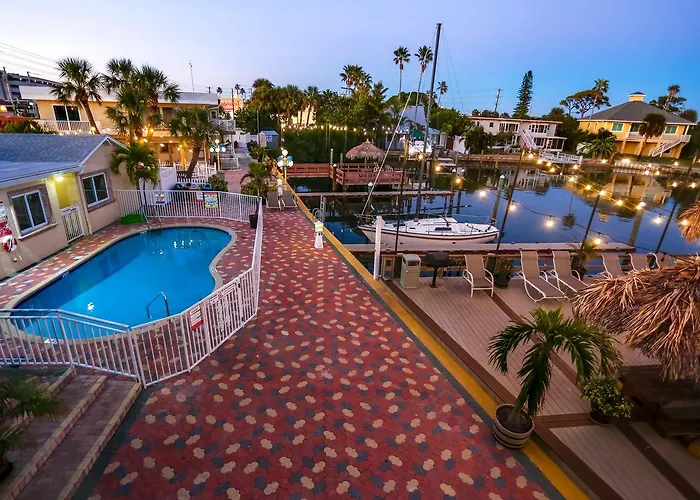 Bay Palms Waterfront Resort - Hotel And Marina