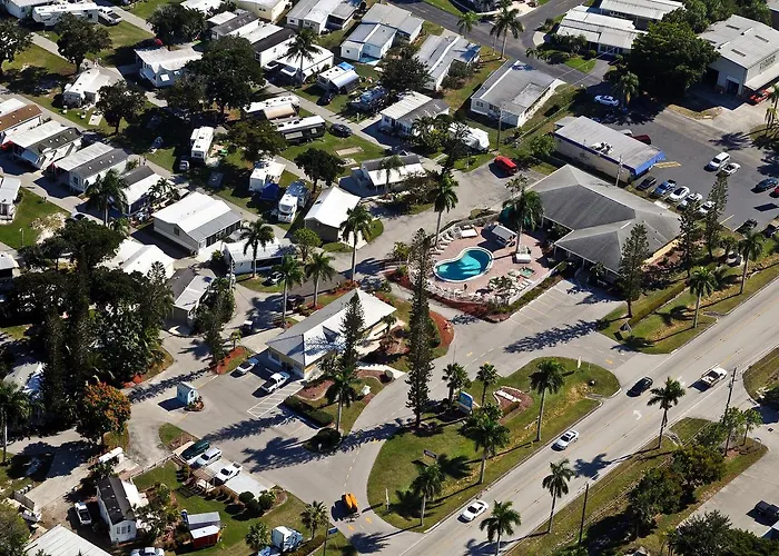 Fort Myers Beach Resort Two-Bedroom Park Model 4