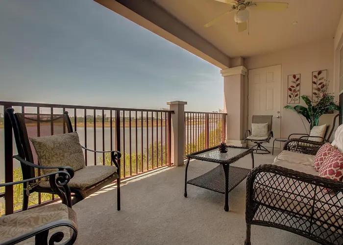Lakeview Executive Penthouse