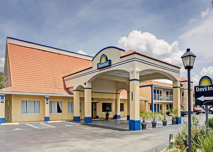 Days Inn By Wyndham Jacksonville South Memorial Hospital
