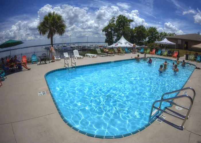 Crystal Cove Riverfront Resort
