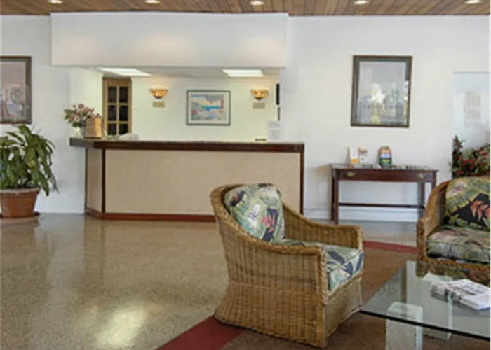 Travelodge Monaco Beach Resort
