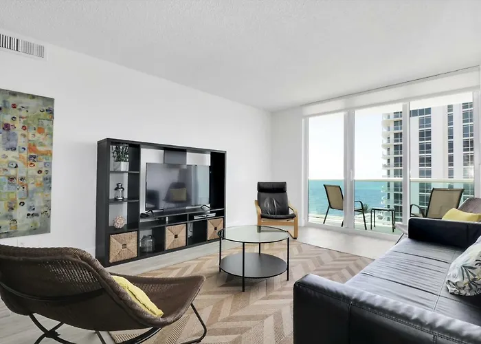 The Tides 2 Bedrooms 9Th Floor We Are On The Beach!