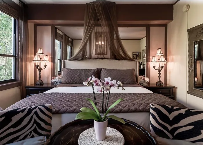 Hemingway Suites At Palm Beach Hotel Island