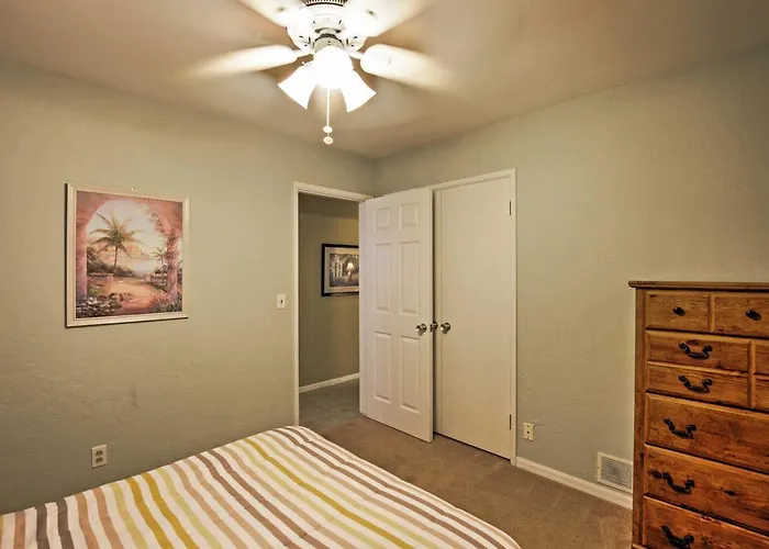 Pet-Friendly Daytona Beach Home, Walk To The Ocean