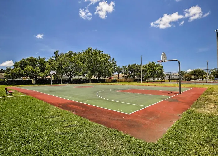Bradenton Home With Saltwater Pool, Spa And Lanai!