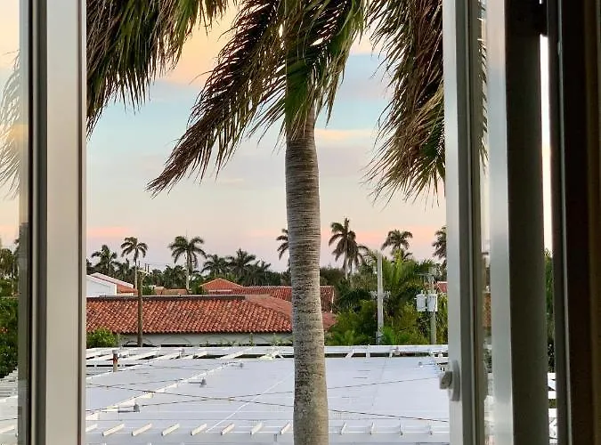 Renovated Studio In The Heart Of Palm Beach - Free Parking, Security Box