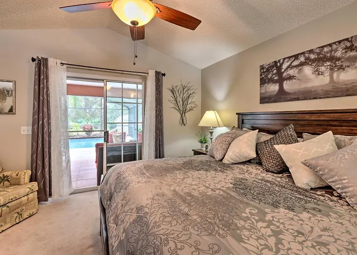 Centrally Located Deltona Home With Pool And Yard