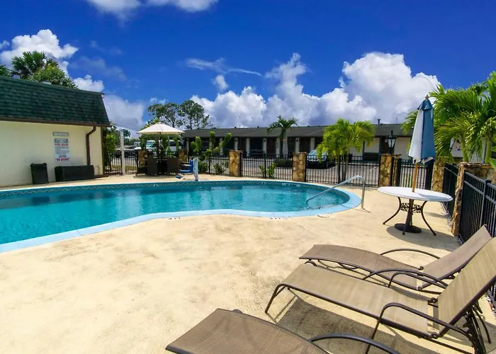 Spinnaker Inn Of Naples