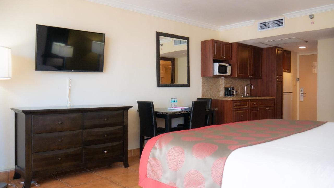 Hotel Ramada Plaza By Wyndham Marco Polo 3*