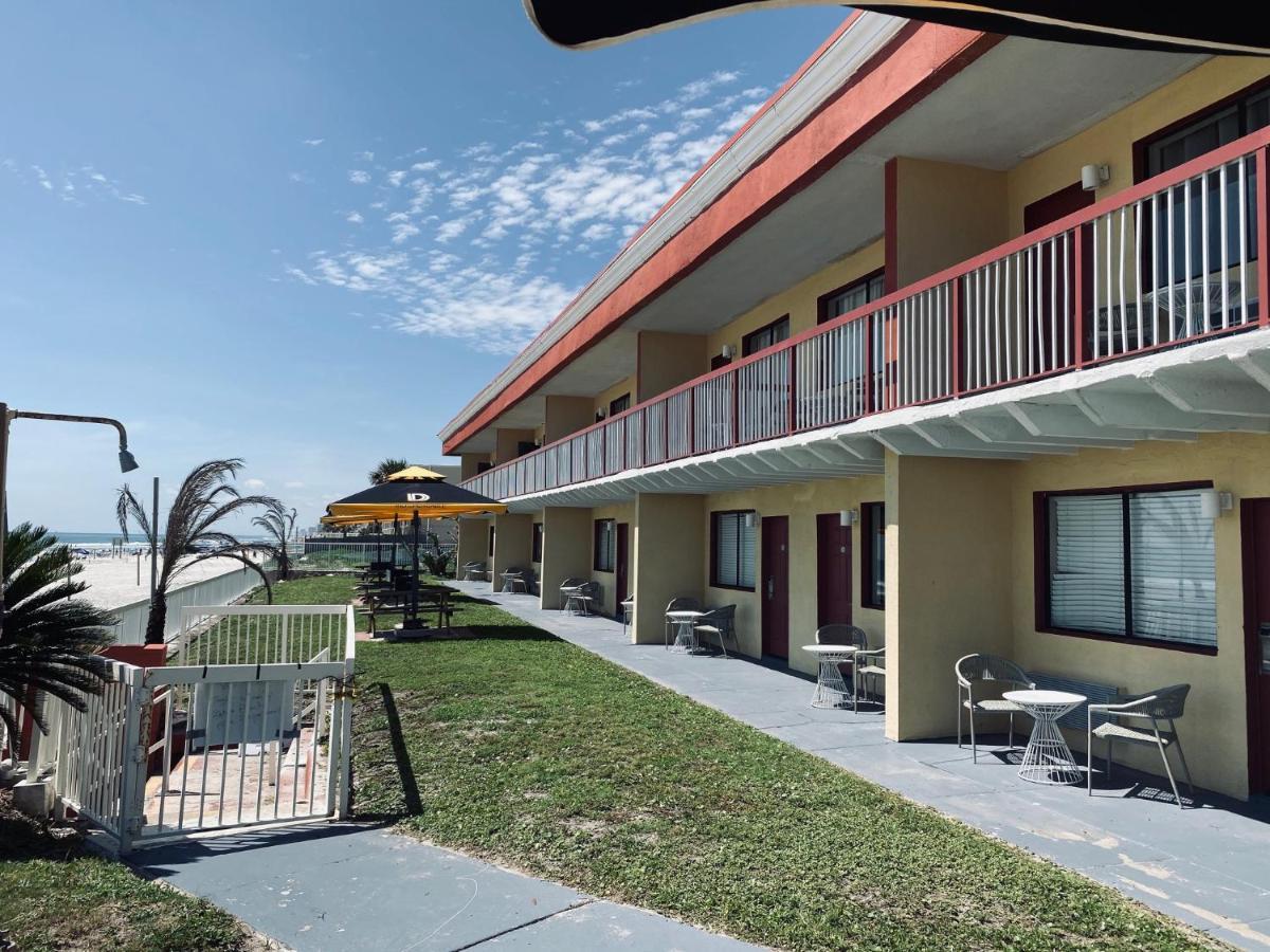 Sandals Hotel 3*