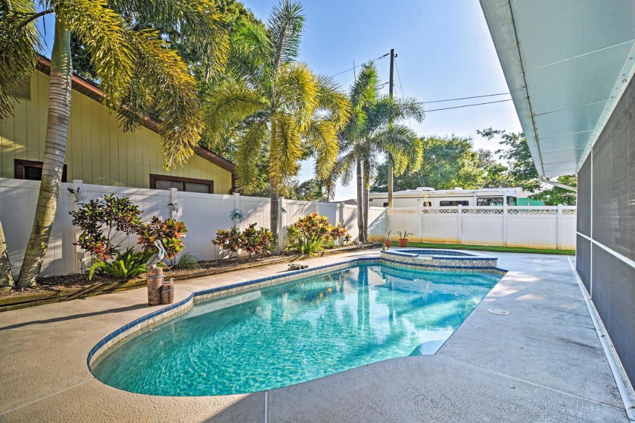 Holiday home Sunny With Pool, 4 Miles To Beach! Seminole