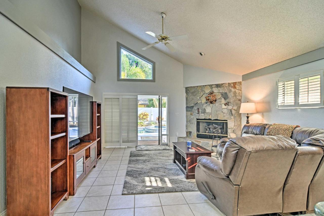 Sunny With Pool, 4 Miles To Beach! Holiday home Seminole
