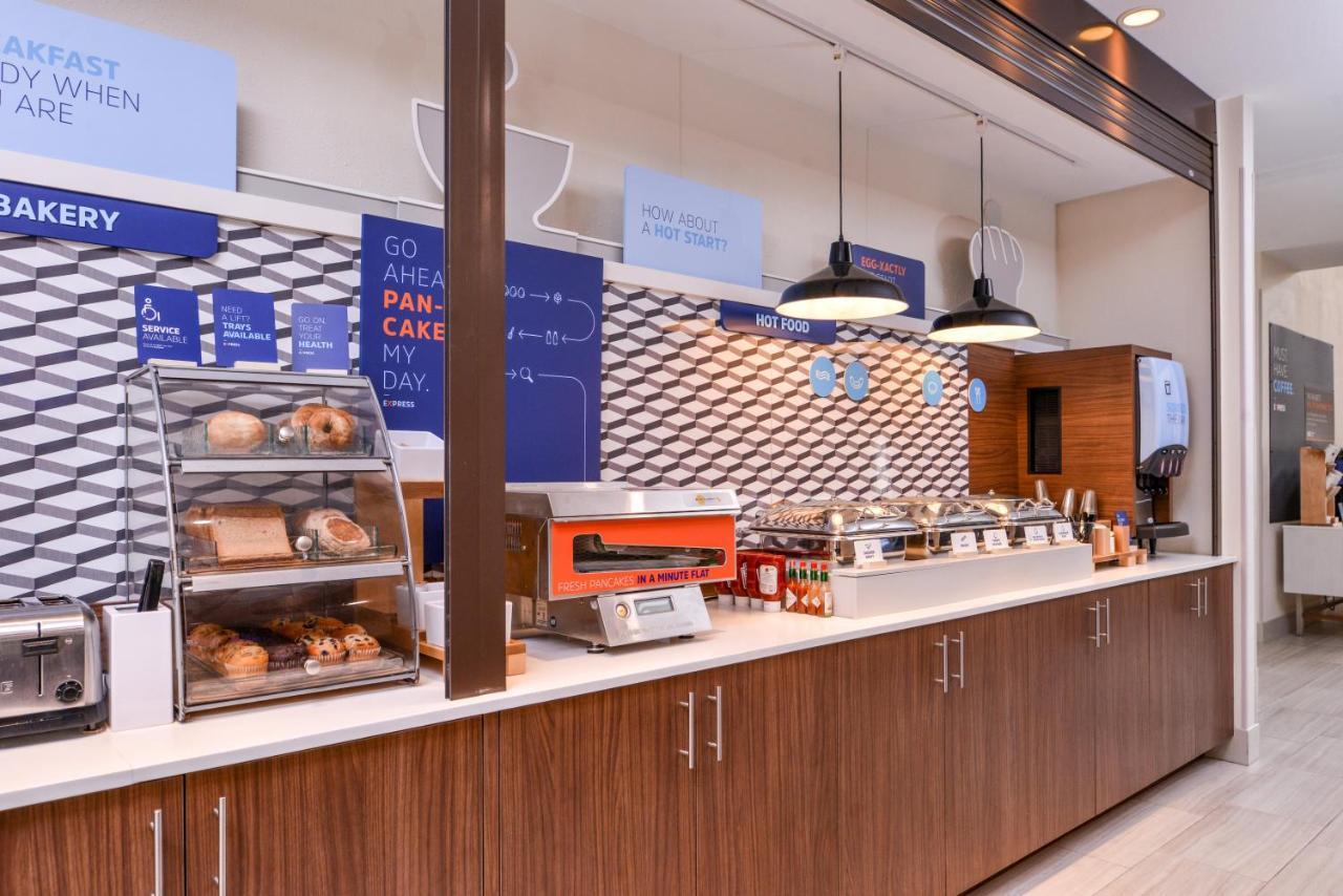 Hotel Express North Telecom Park By Ihg 2*