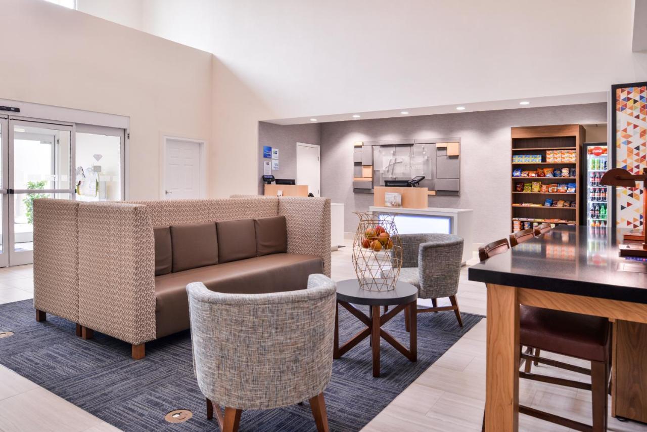 Hotel Express North Telecom Park By Ihg 2*