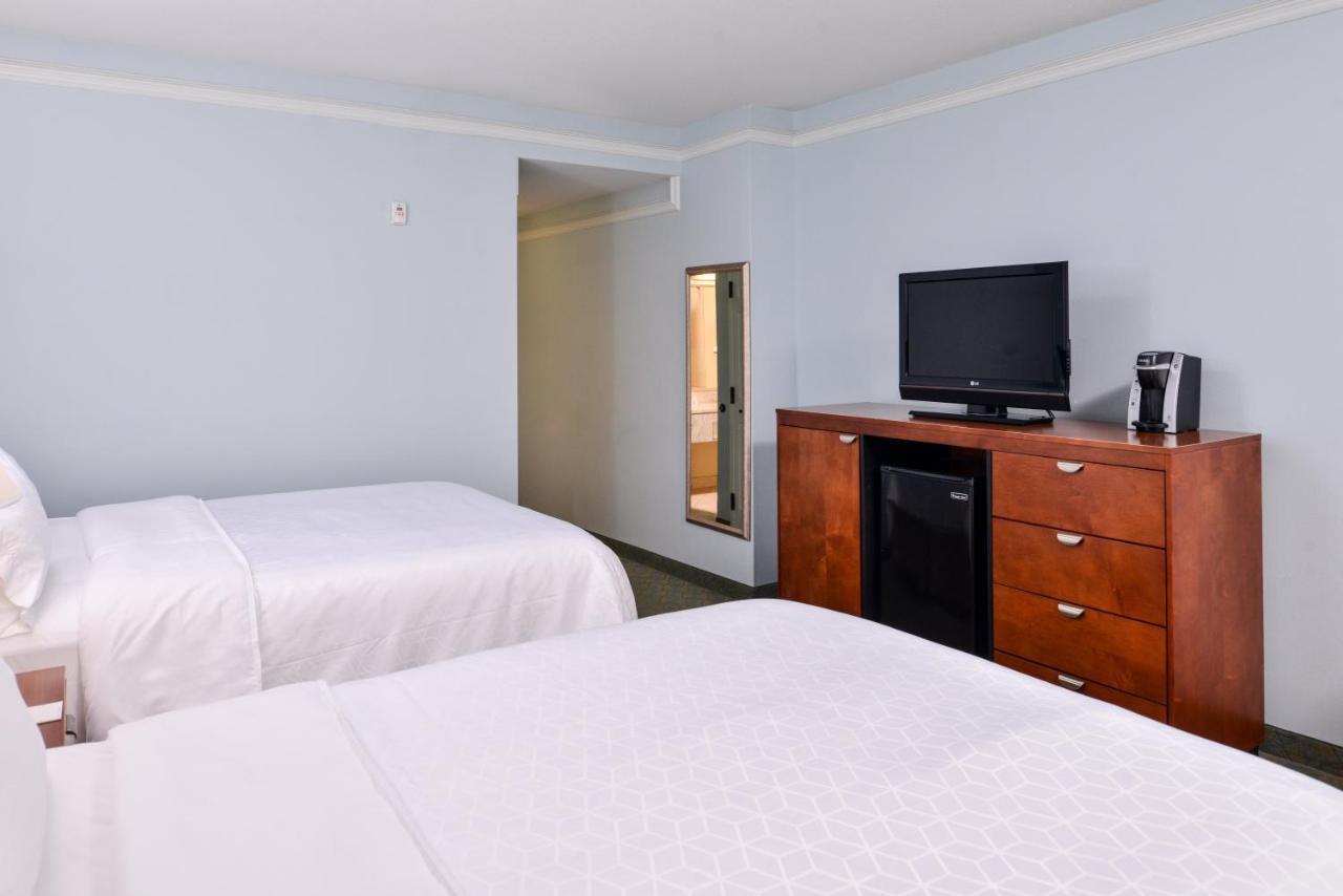 Hotel Express North Telecom Park By Ihg Tampa