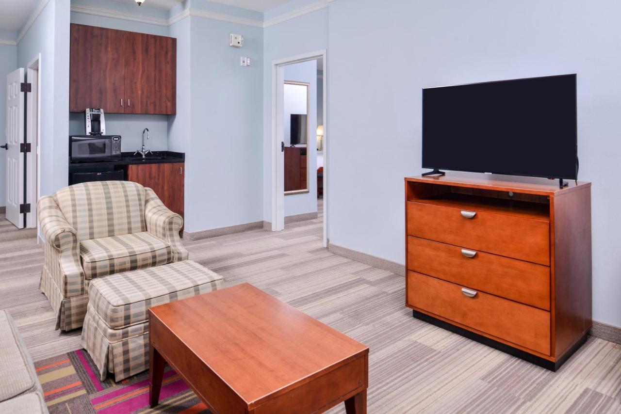 Express North Telecom Park By Ihg Hotel Tampa