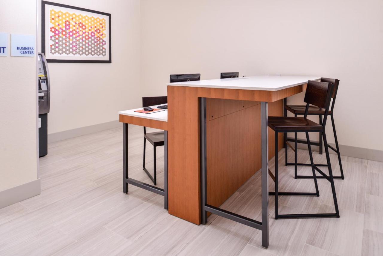 Express North Telecom Park By Ihg Tampa