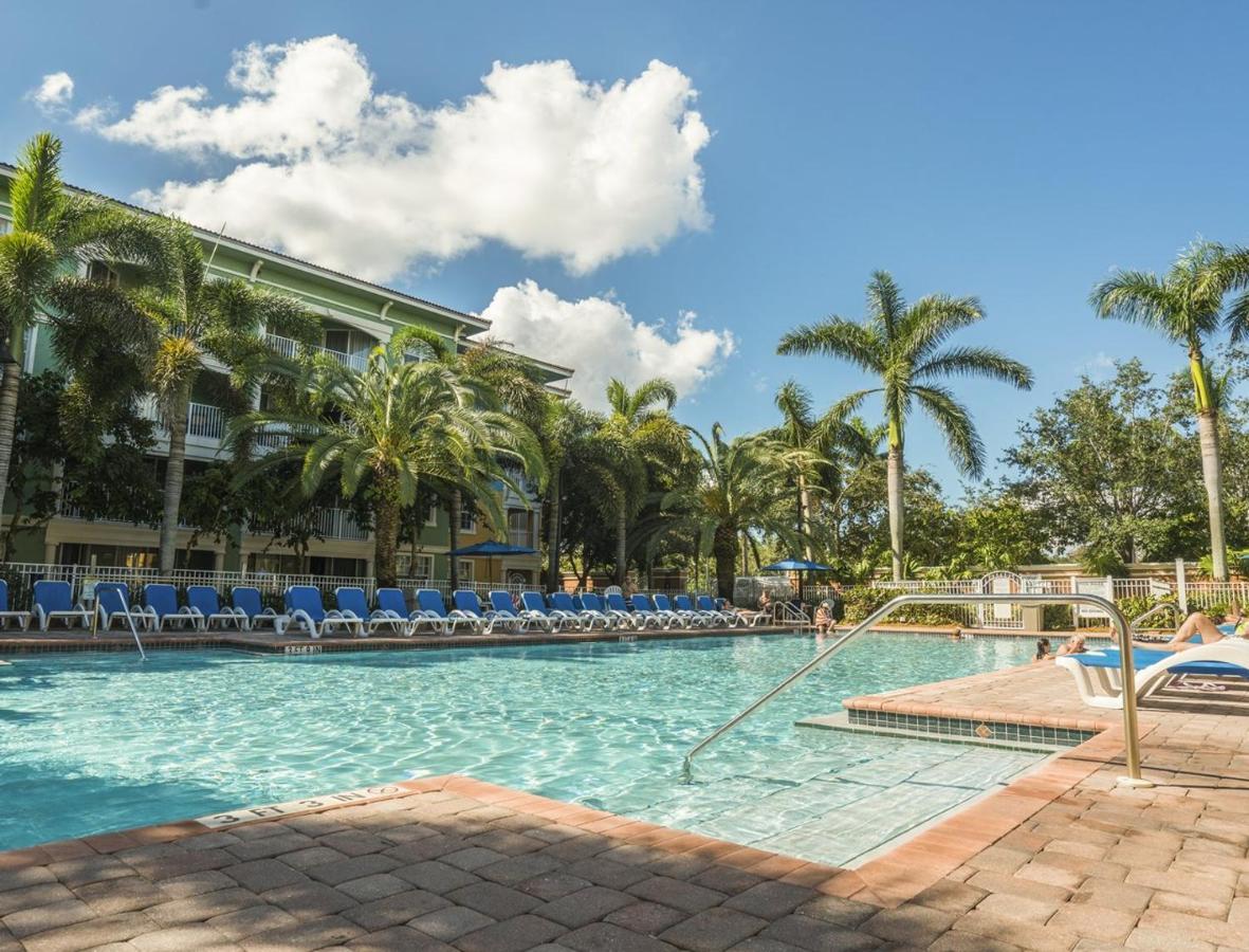 Mizner Place At Town Center, Lauderdale Resort