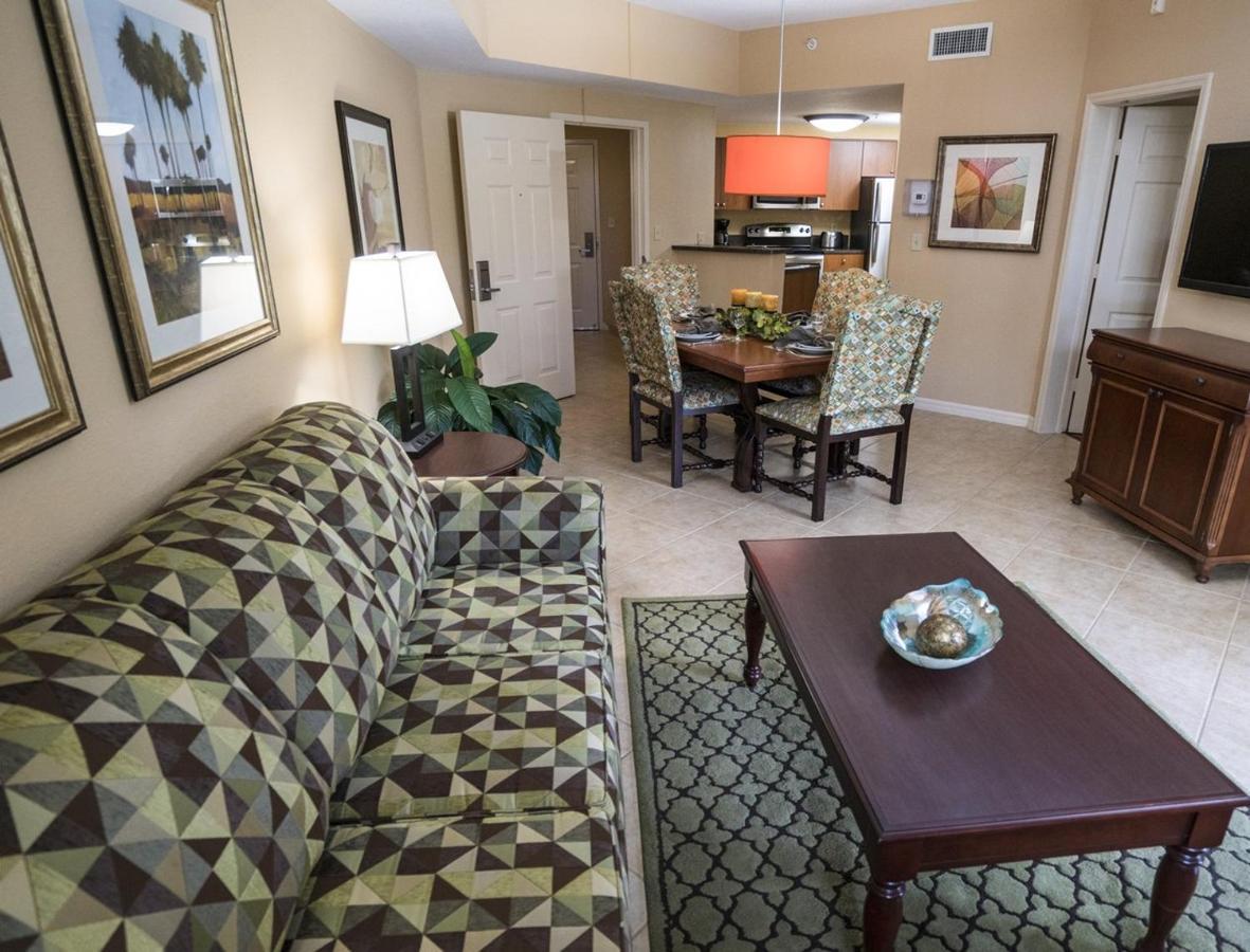 Mizner Place At Town Center, Lauderdale