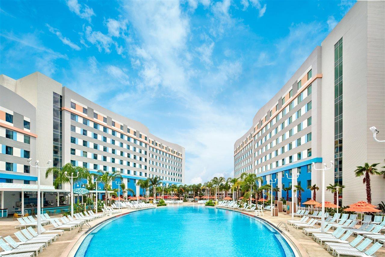 Universal's Endless Summer - Surfside And Orlando