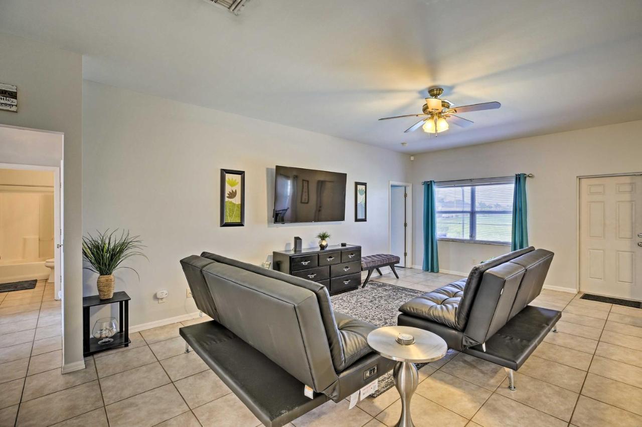 Holiday home Modern With Patio And Grill In Cape Coral!