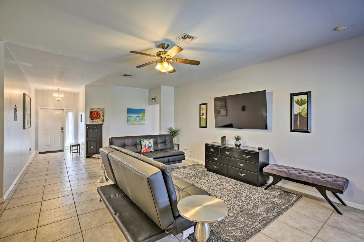 Modern With Patio And Grill In Cape Coral! Cape Coral