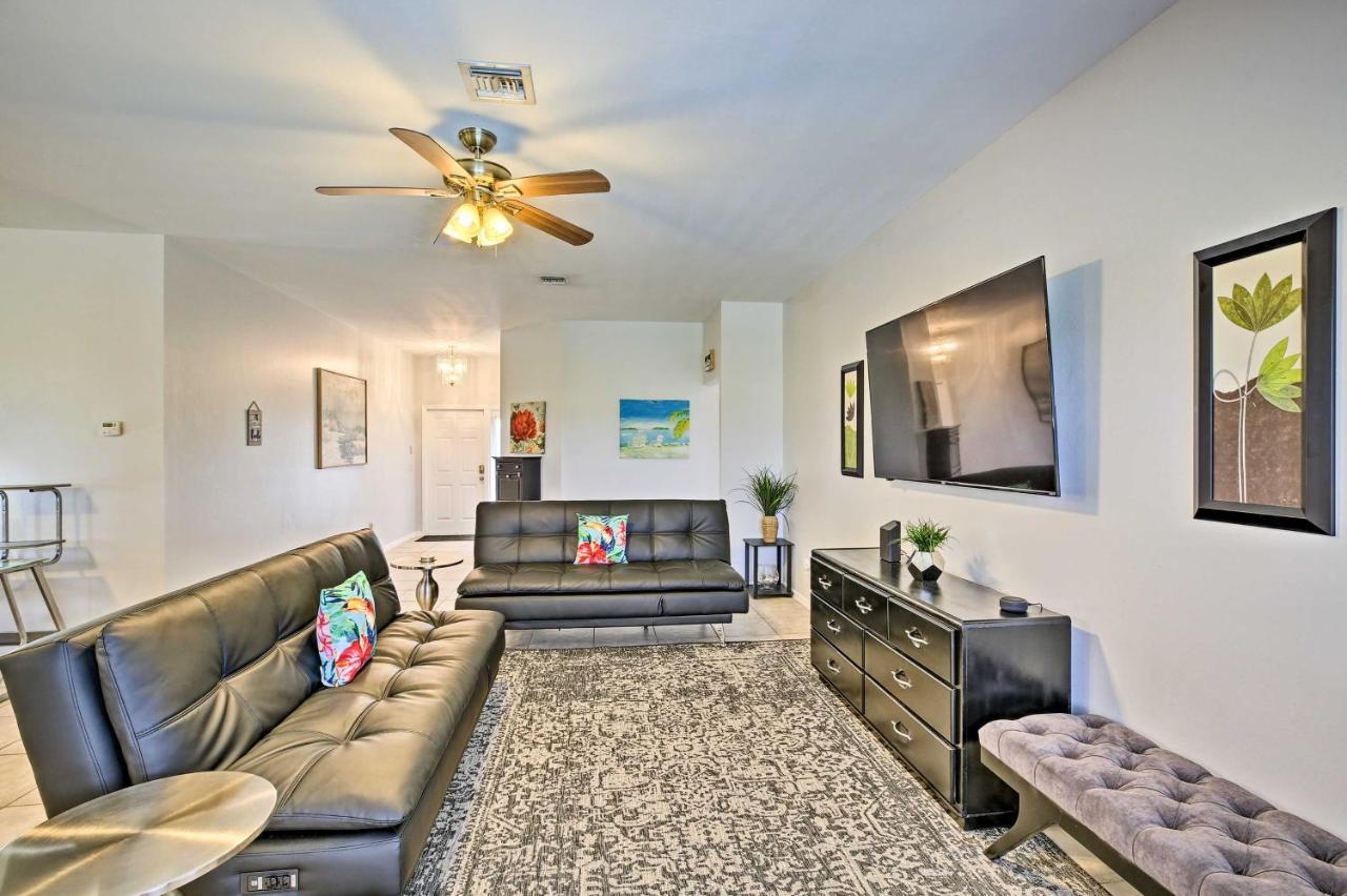 Modern With Patio And Grill In Cape Coral! Holiday home