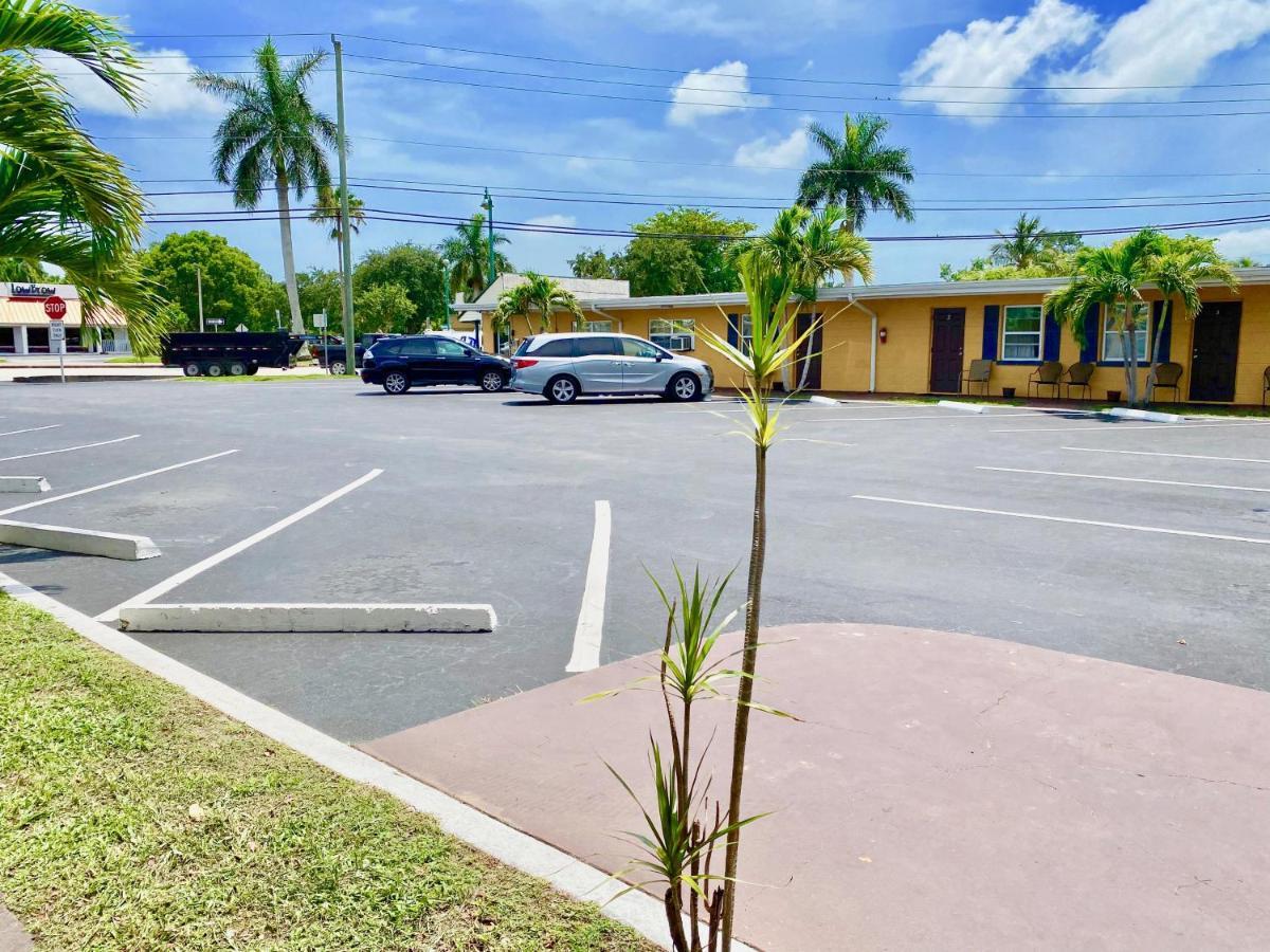 Glades - Motel 2*