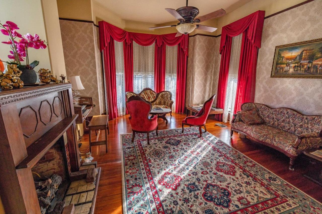 Grand Gables 3*