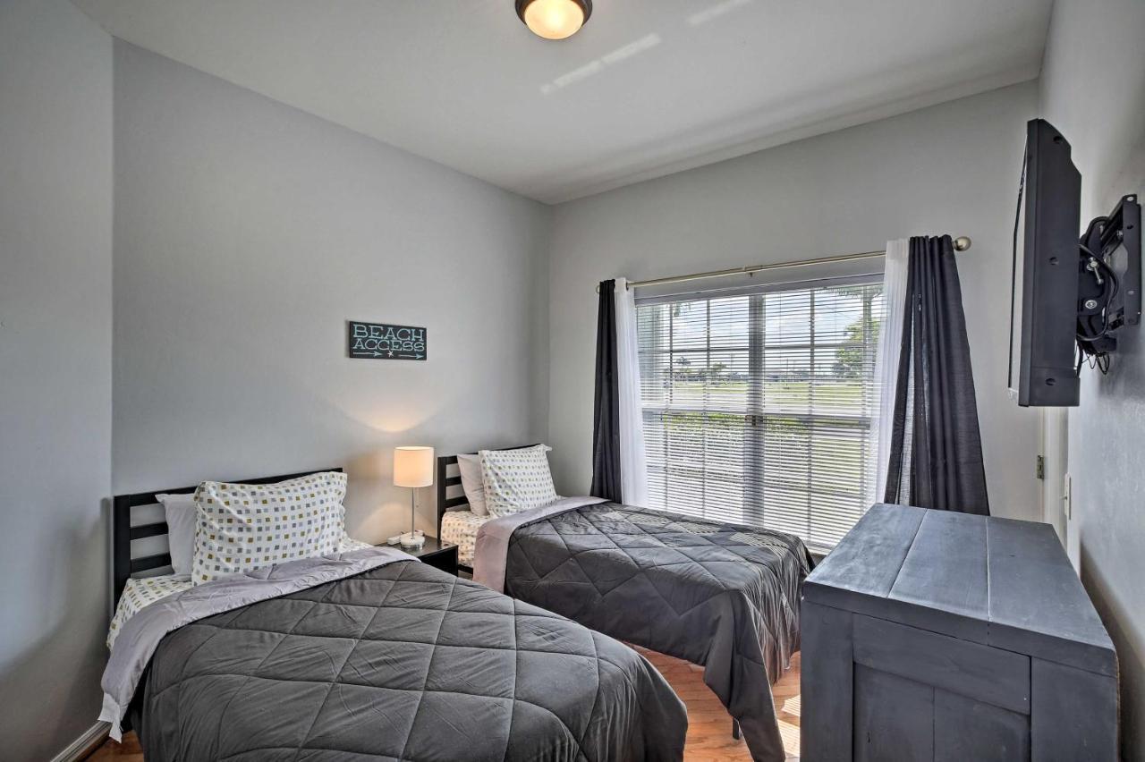 Modern With Patio And Grill In Cape Coral! Holiday home Cape Coral