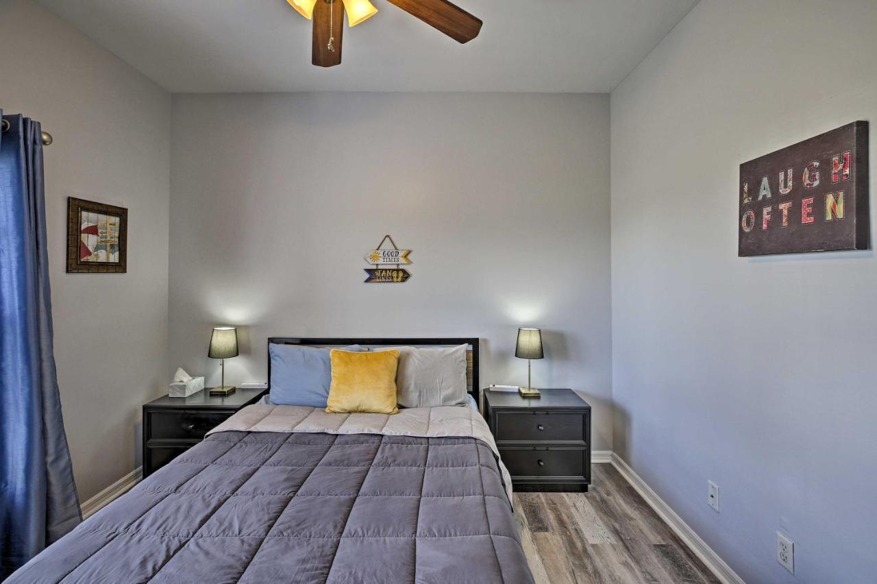 Modern With Patio And Grill In Cape Coral! Holiday home *