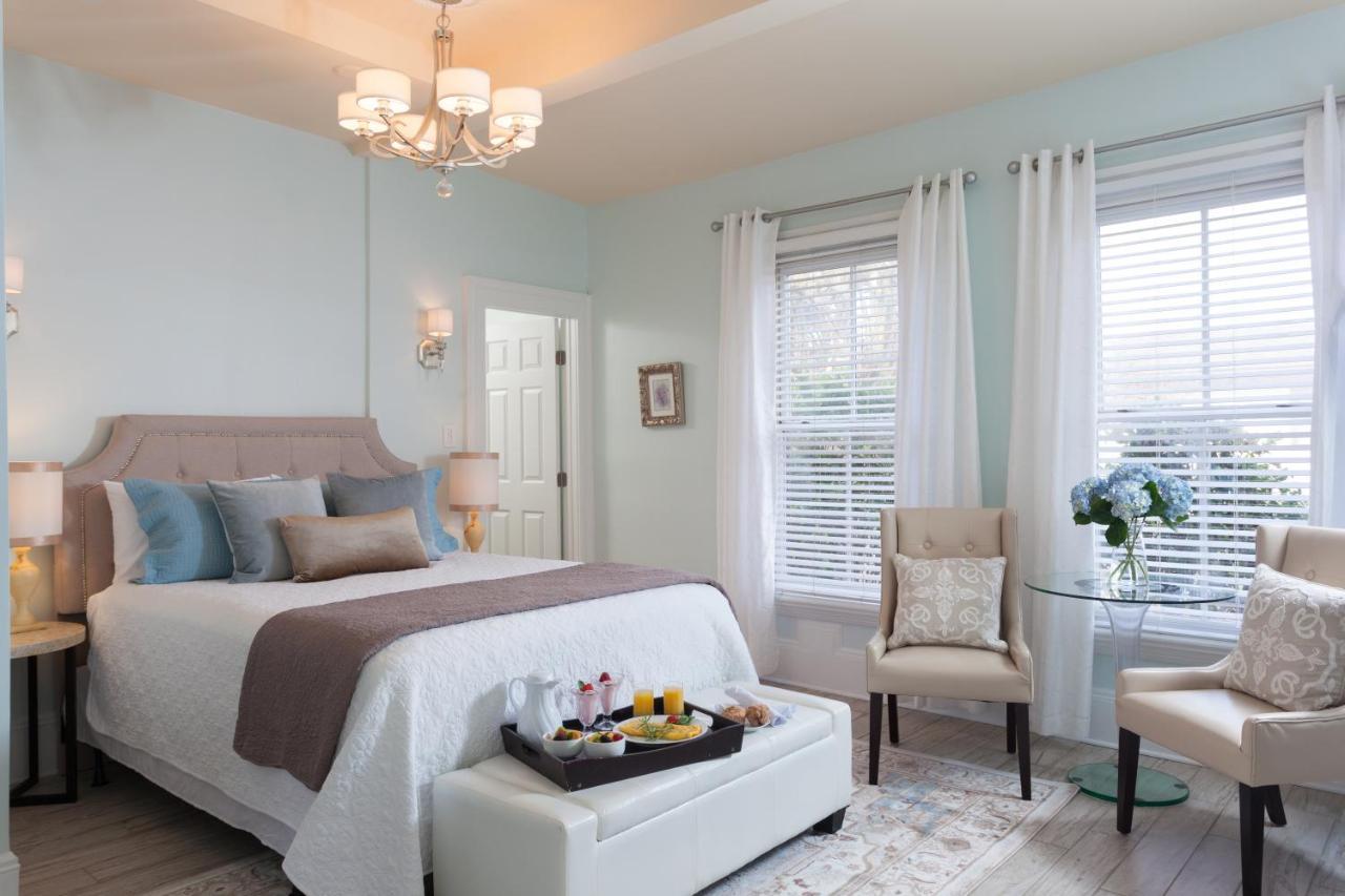 Bayfront Marin House Bed & Breakfast