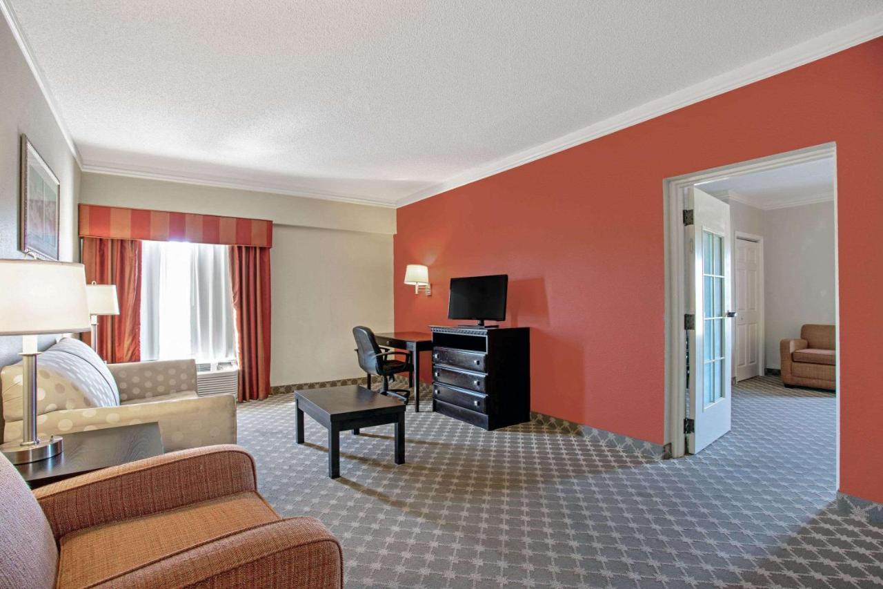 La Quinta By Wyndham Pcb Coastal Palms Upper Grand Lagoon