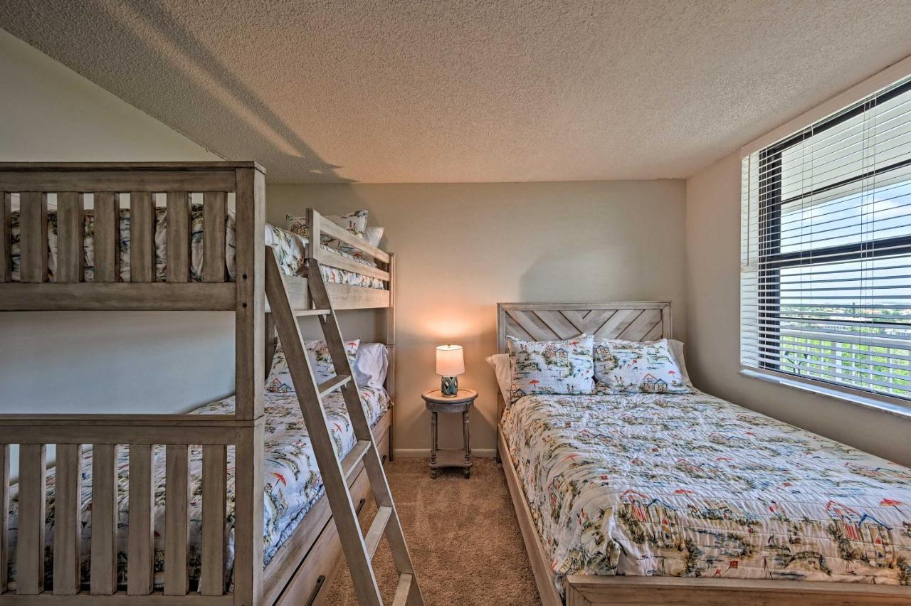 With Balcony And Stunning Ocean Views! Apartment *
